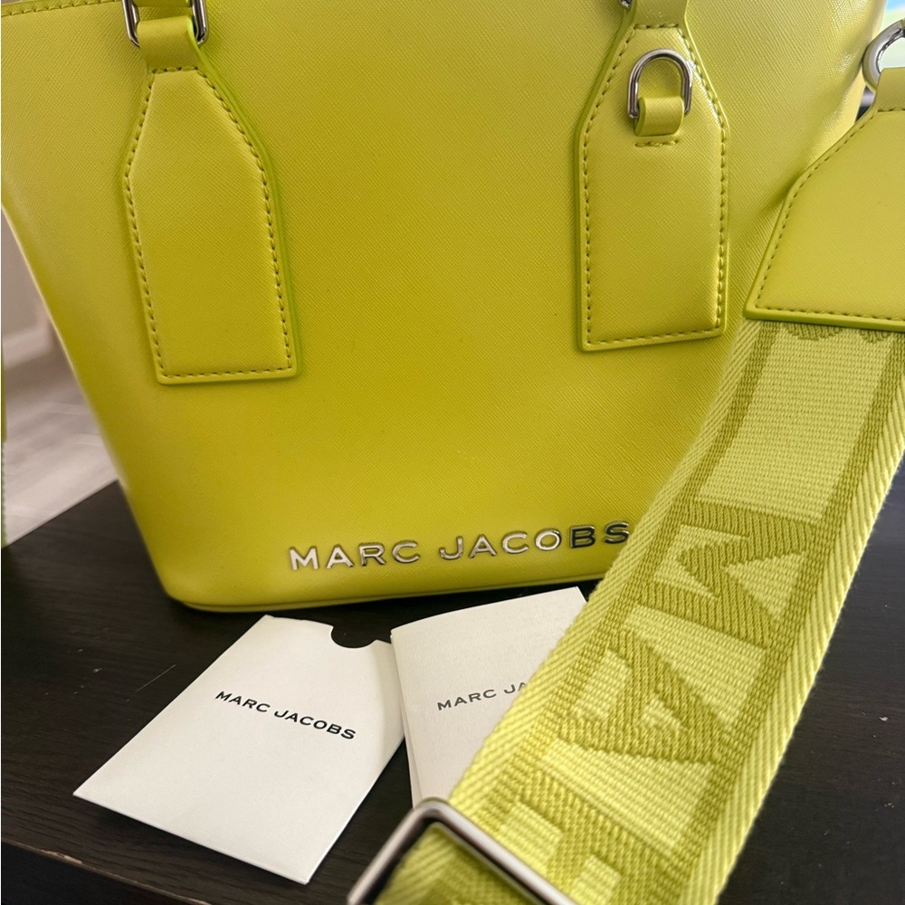 Marc Jacobs Limoncello Crossbody Tote with Logo Strap - Picture 4 of 4